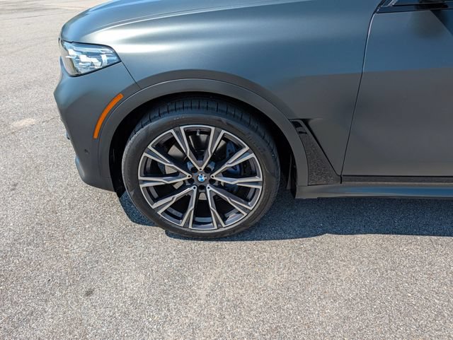 Used 2022 BMW X7 xDrive40i w/ M Sport Package AWD/4WD image 27