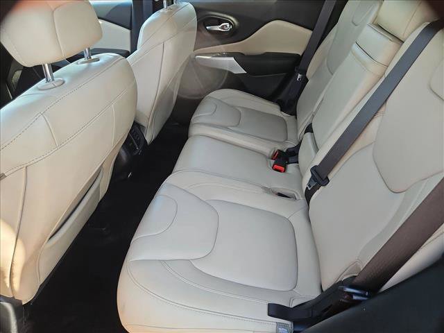 Used 2017 Jeep Cherokee Latitude w/ True North Edition AWD/4WD image 24