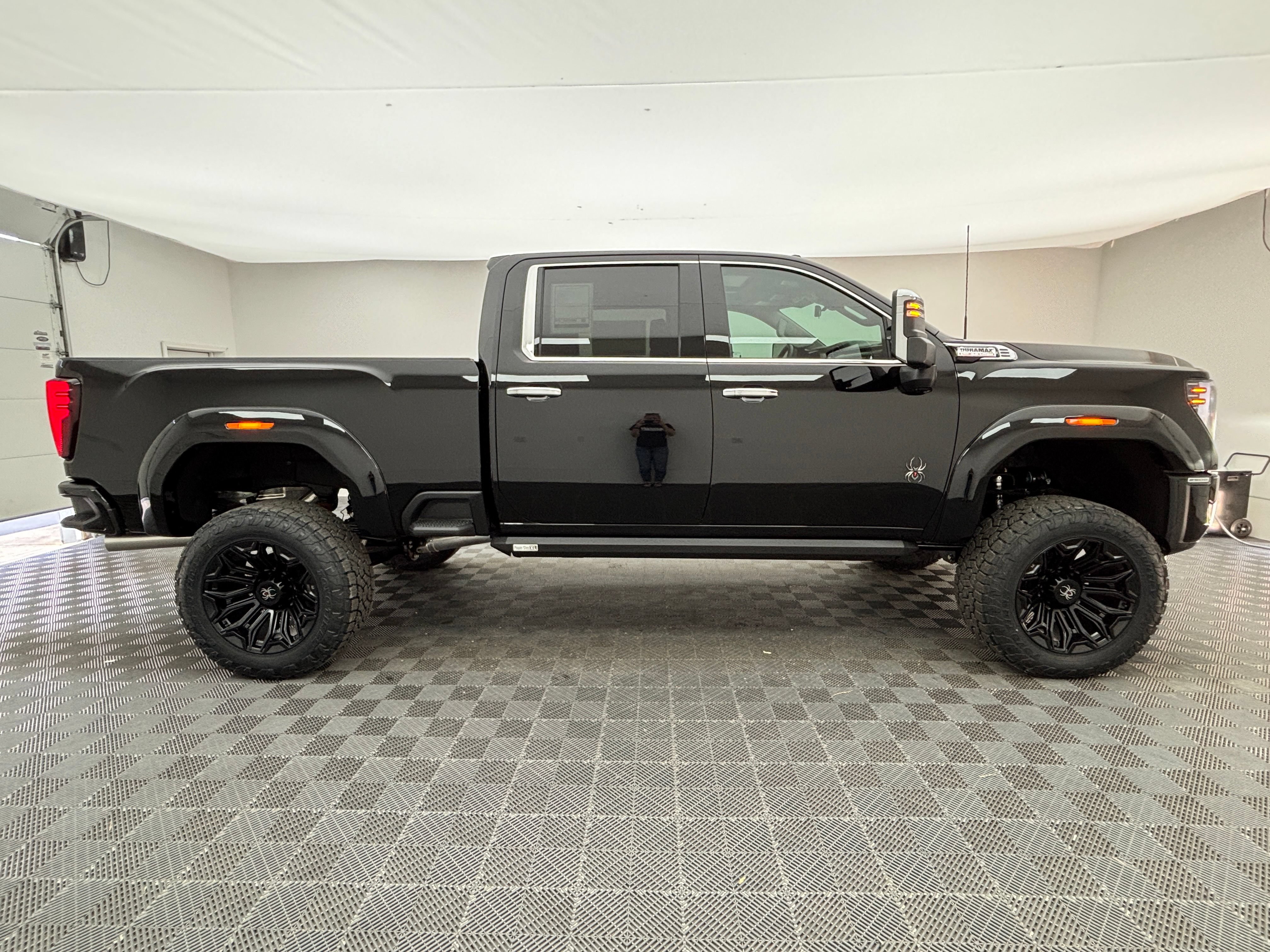 New 2026 GMC Sierra 2500 Denali w/ Denali Reserve Package AWD/4WD image 9