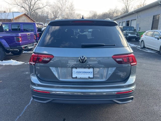 Used 2024 Volkswagen Tiguan SE image 3