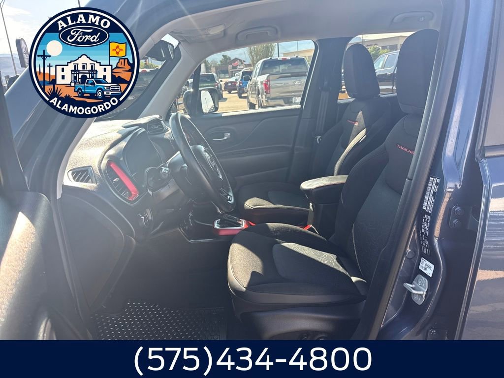 Used 2022 Jeep Renegade Trailhawk image 3