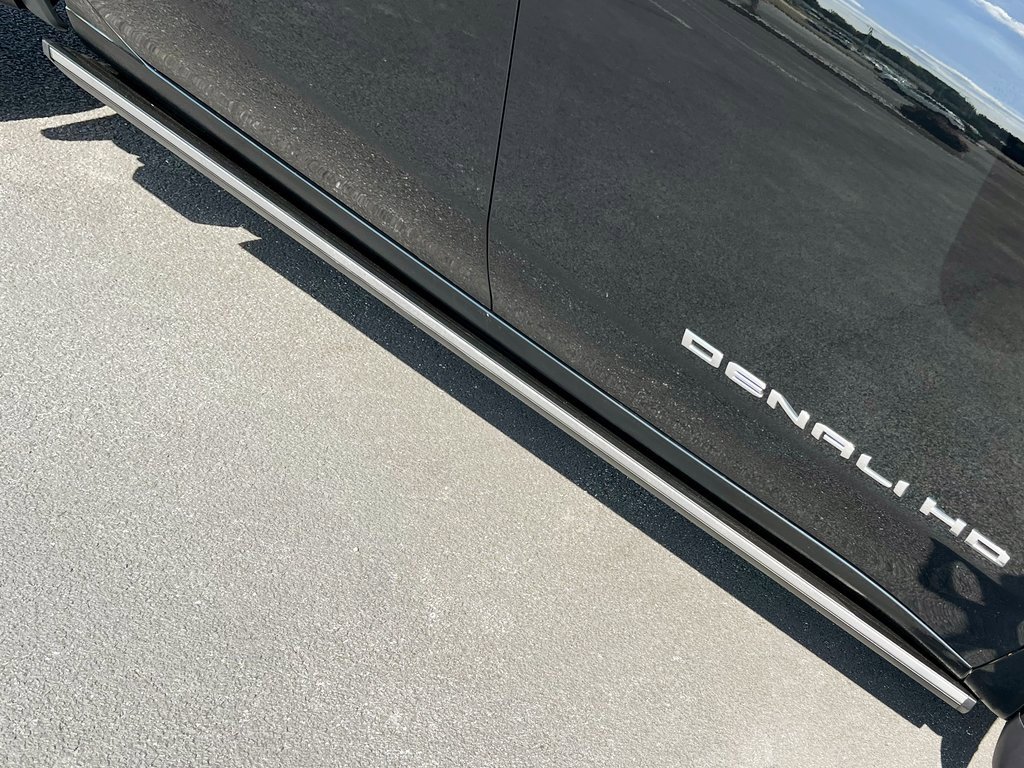 Used 2025 GMC Sierra 3500 Denali Ultimate image 20