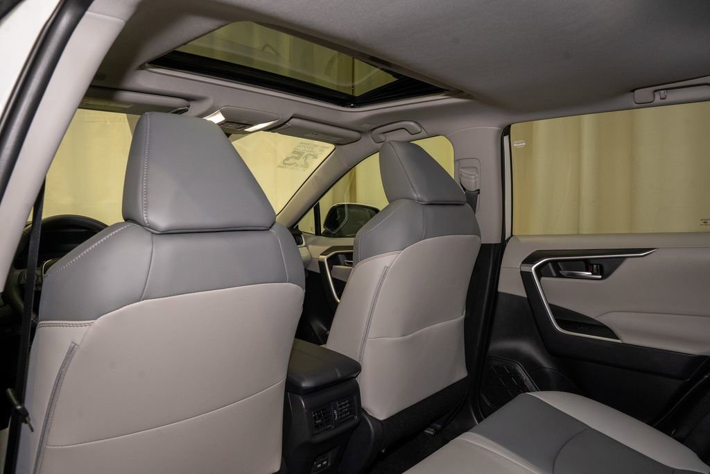 Used 2025 Toyota RAV4 XLE Premium image 10