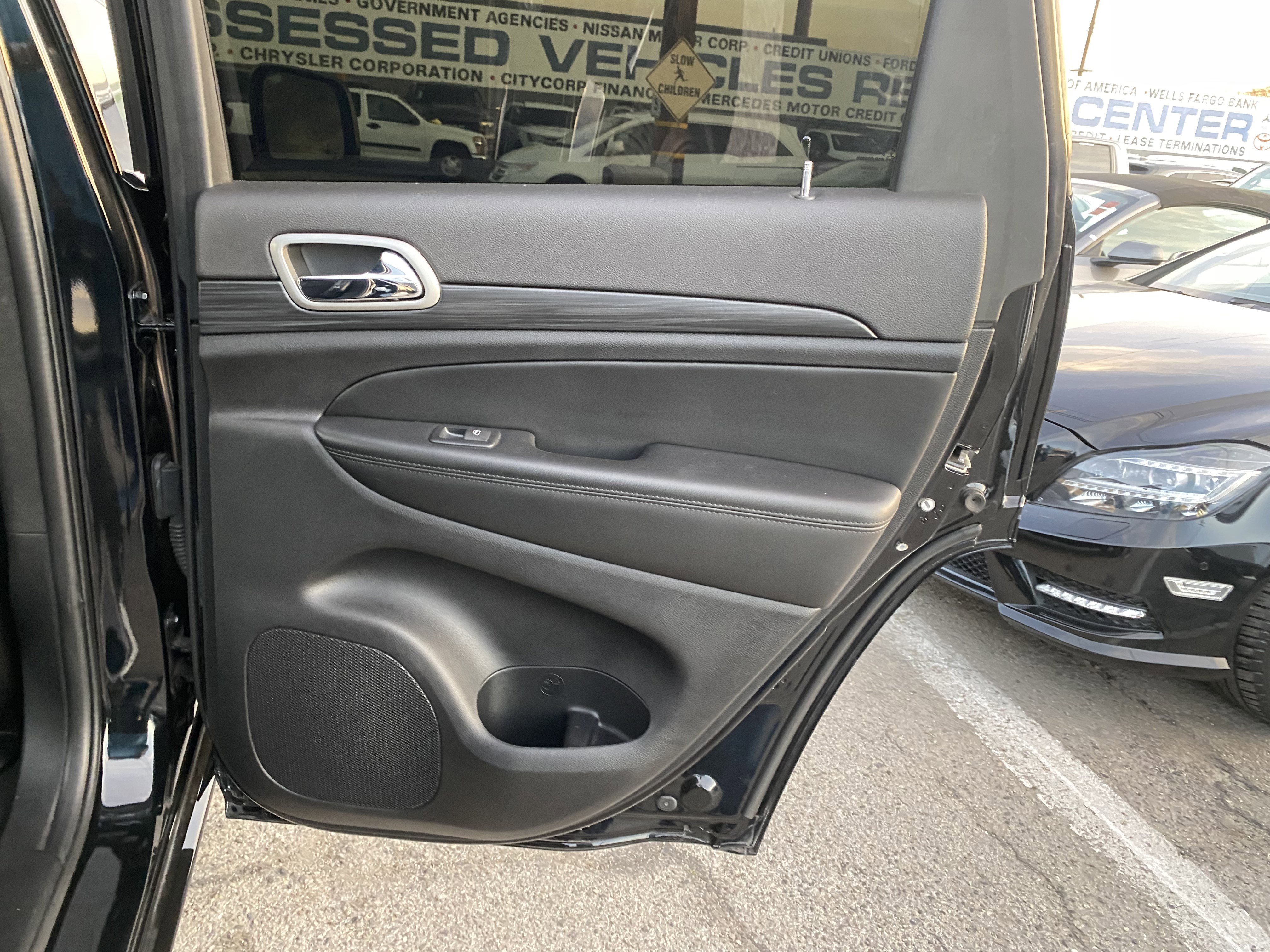 Used 2022 Jeep Grand Cherokee Laredo X image 20