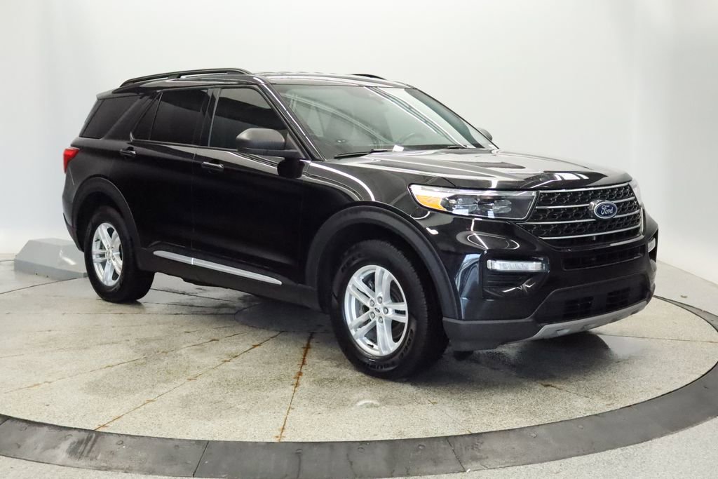 Used 2023 Ford Explorer XLT w/ Equipment Group 202A AWD/4WD image 10