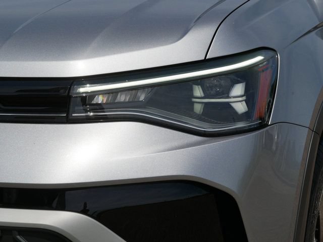 Certified 2025 Volkswagen Taos SE AWD/4WD image 10