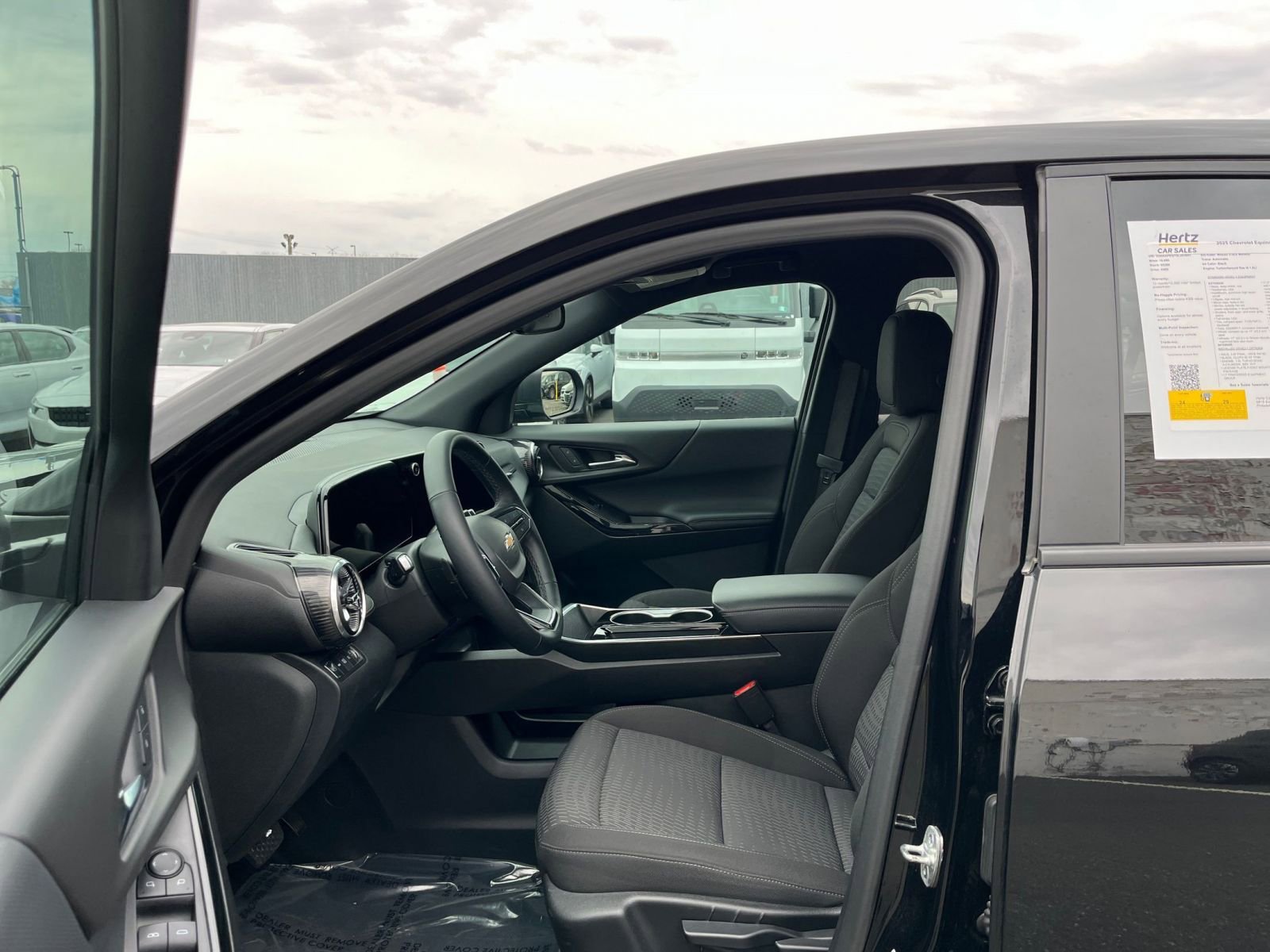 Used 2025 Chevrolet Equinox LT image 26