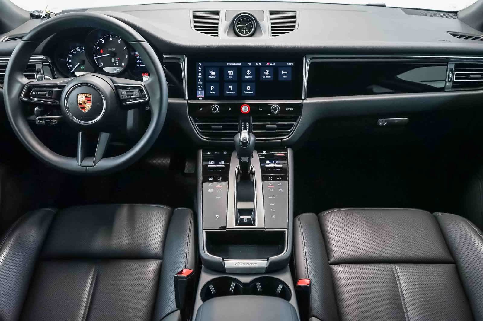 Certified 2026 Porsche Macan AWD/4WD image 18