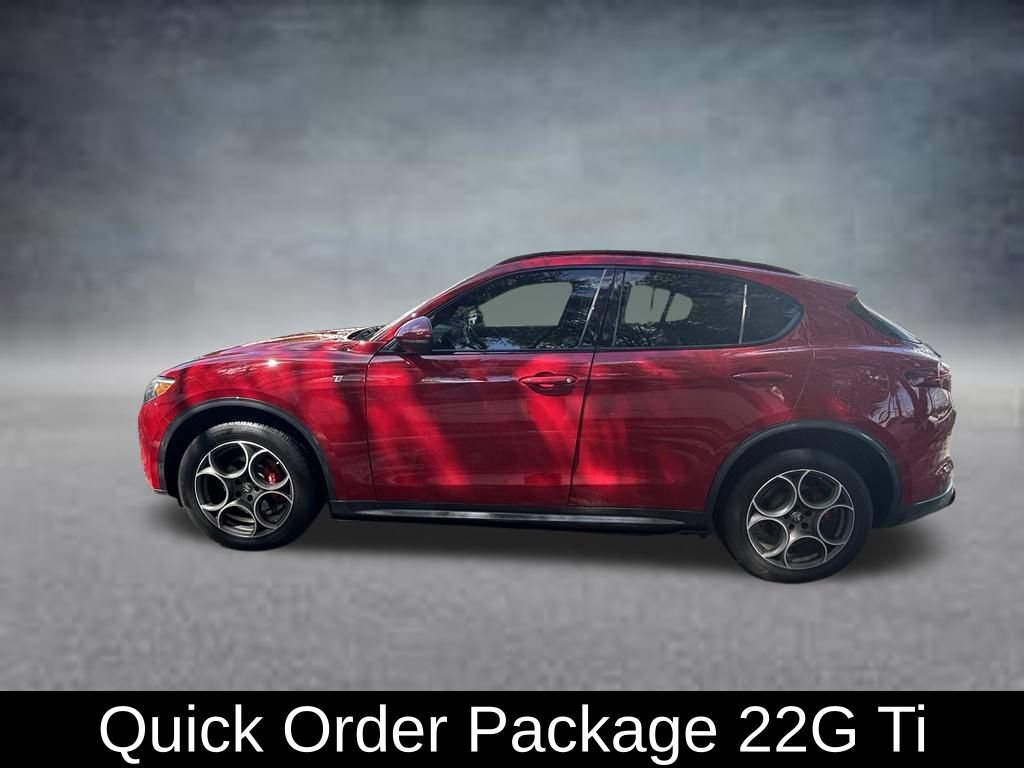 Used 2022 Alfa Romeo Stelvio Ti AWD/4WD image 4