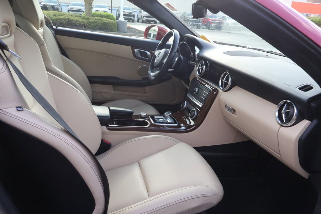 Used 2019 Mercedes-Benz SLC 300 image 34