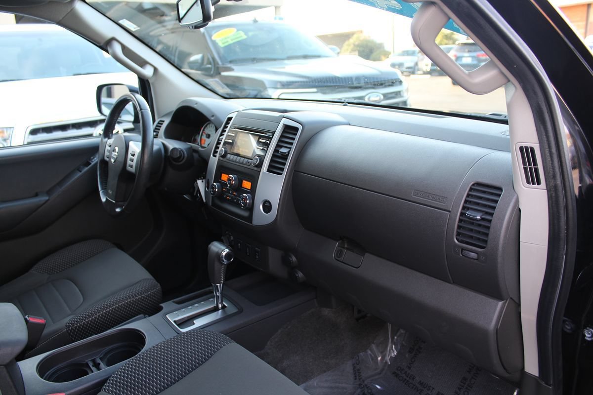 Used 2013 Nissan Frontier PRO-4X AWD/4WD image 26