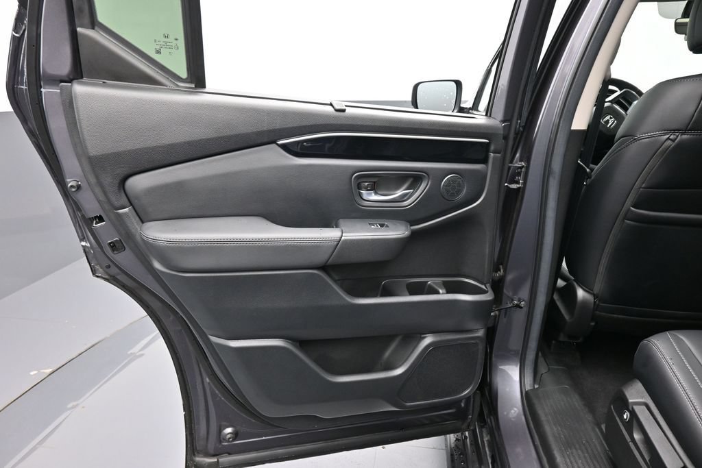 Certified 2025 Honda Pilot Touring image 25