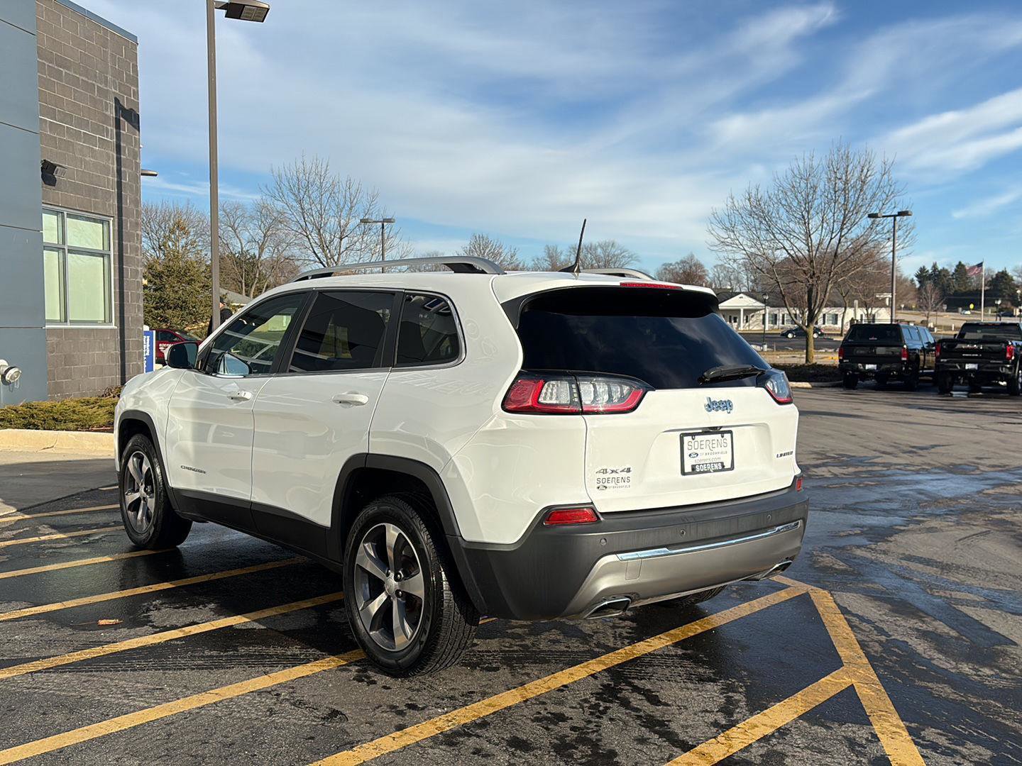 Used 2019 Jeep Cherokee Limited image 4