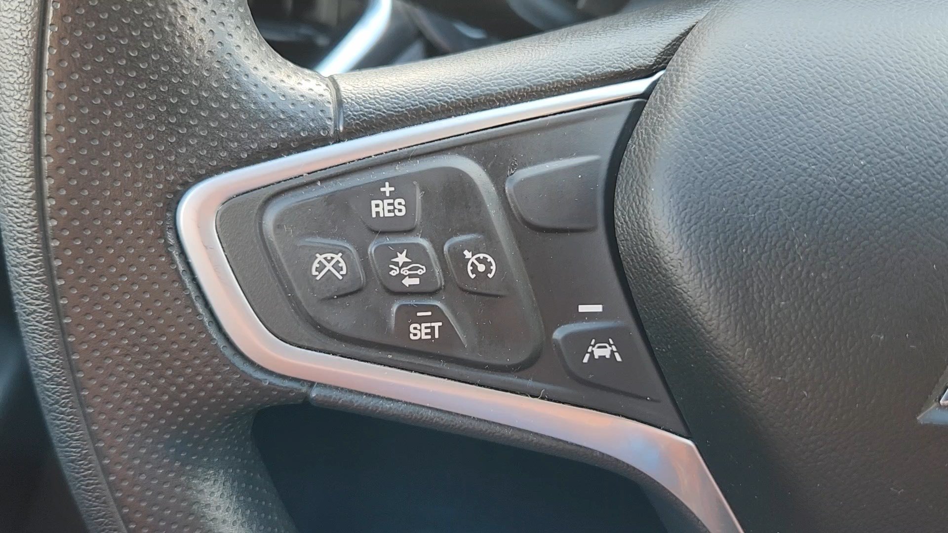 Used 2022 Chevrolet Equinox LT AWD/4WD image 11
