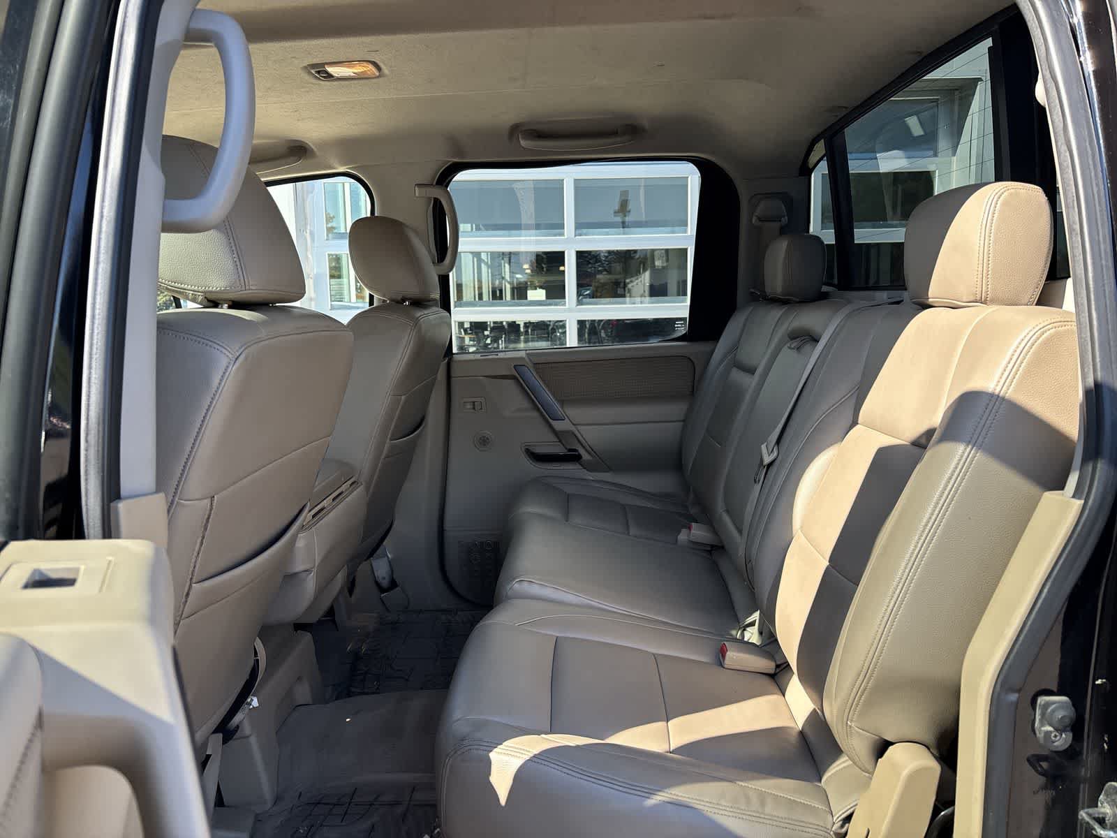 Used 2009 Nissan Titan SE AWD/4WD image 8