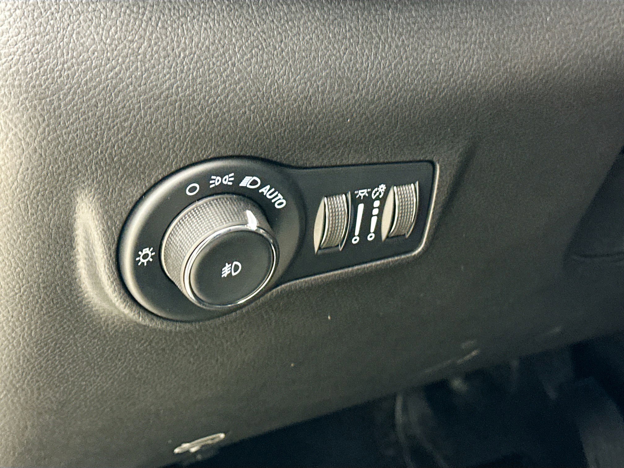 Certified 2023 Jeep Compass Latitude w/ Convenience Group AWD/4WD image 10