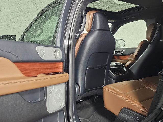 Used 2024 Lincoln Navigator Reserve w/ Equipment Group 201A image 17