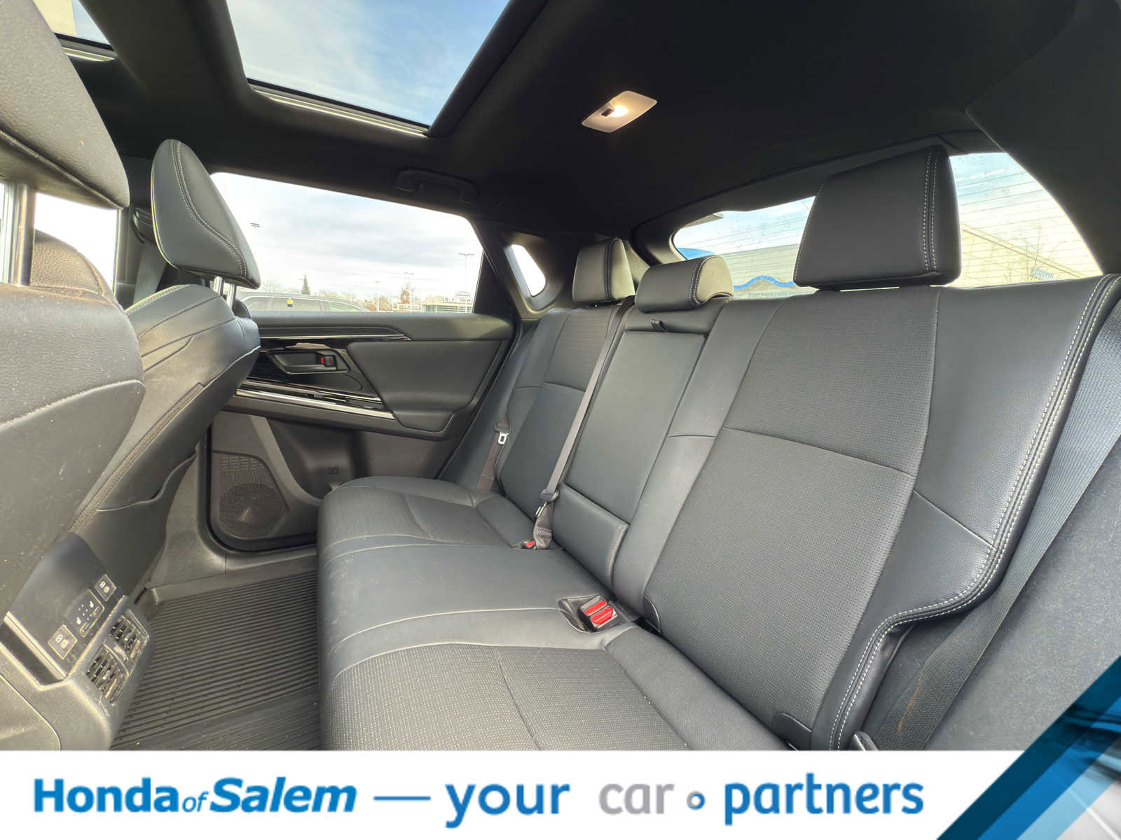 Used 2023 Toyota bZ4X Limited image 16