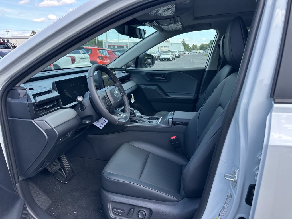 Used 2026 Toyota RAV4 XLE Premium w/ Panoramic Sun Roof Package AWD/4WD image 10