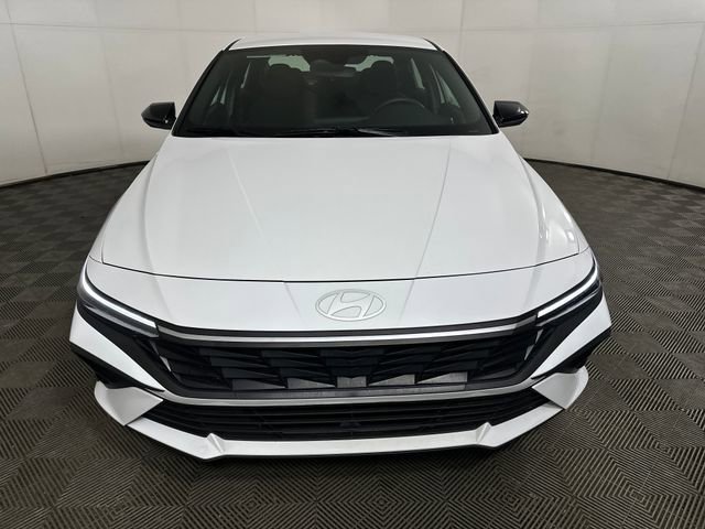 Used 2025 Hyundai Elantra Sport image 8