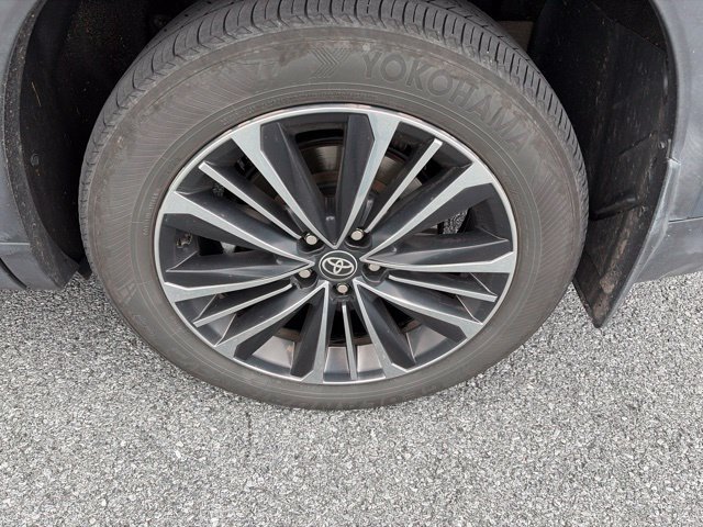 Used 2025 Toyota Grand Highlander AWD Hybrid image 11