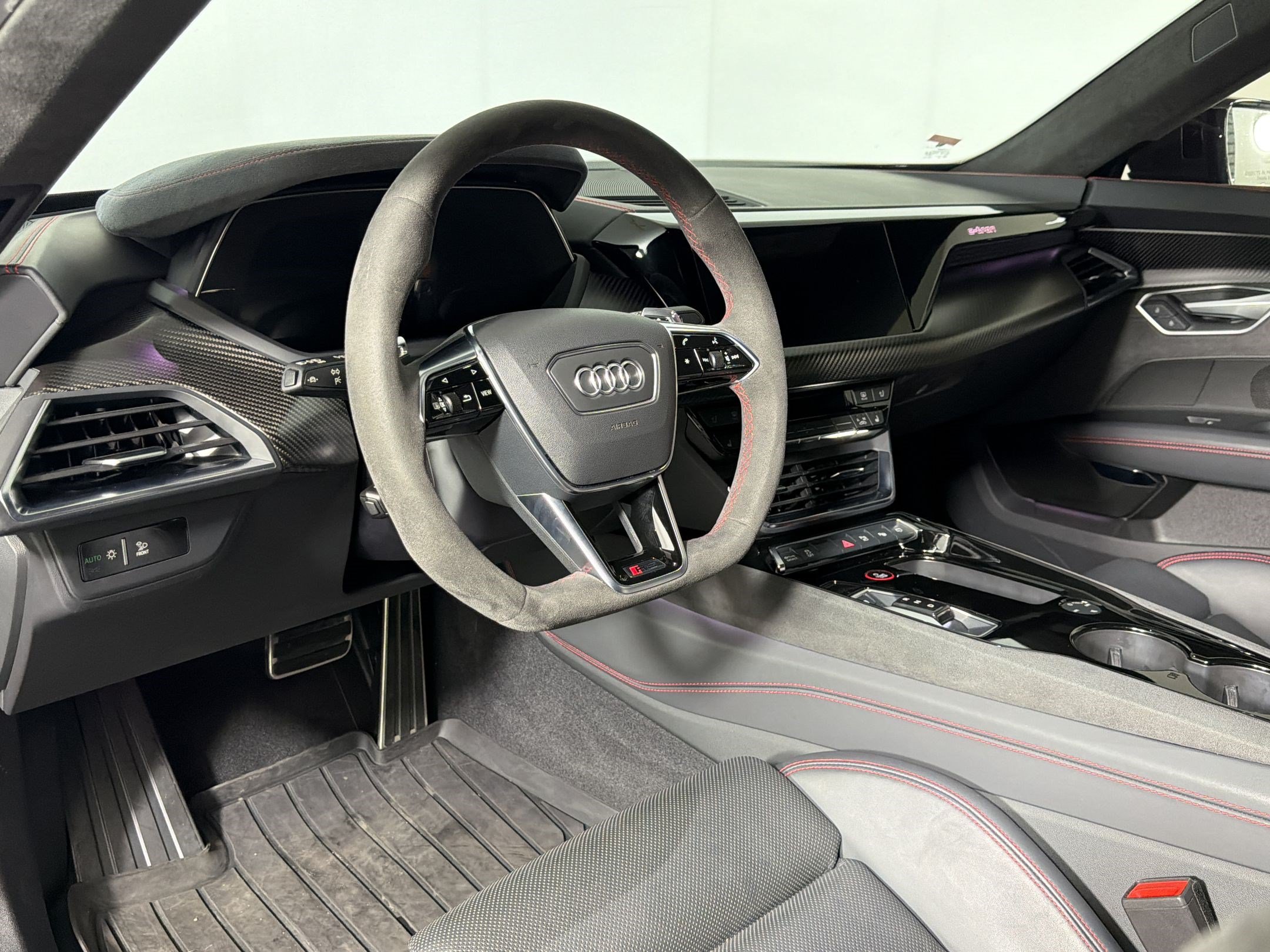 Used 2022 Audi RS e-tron GT AWD/4WD image 3