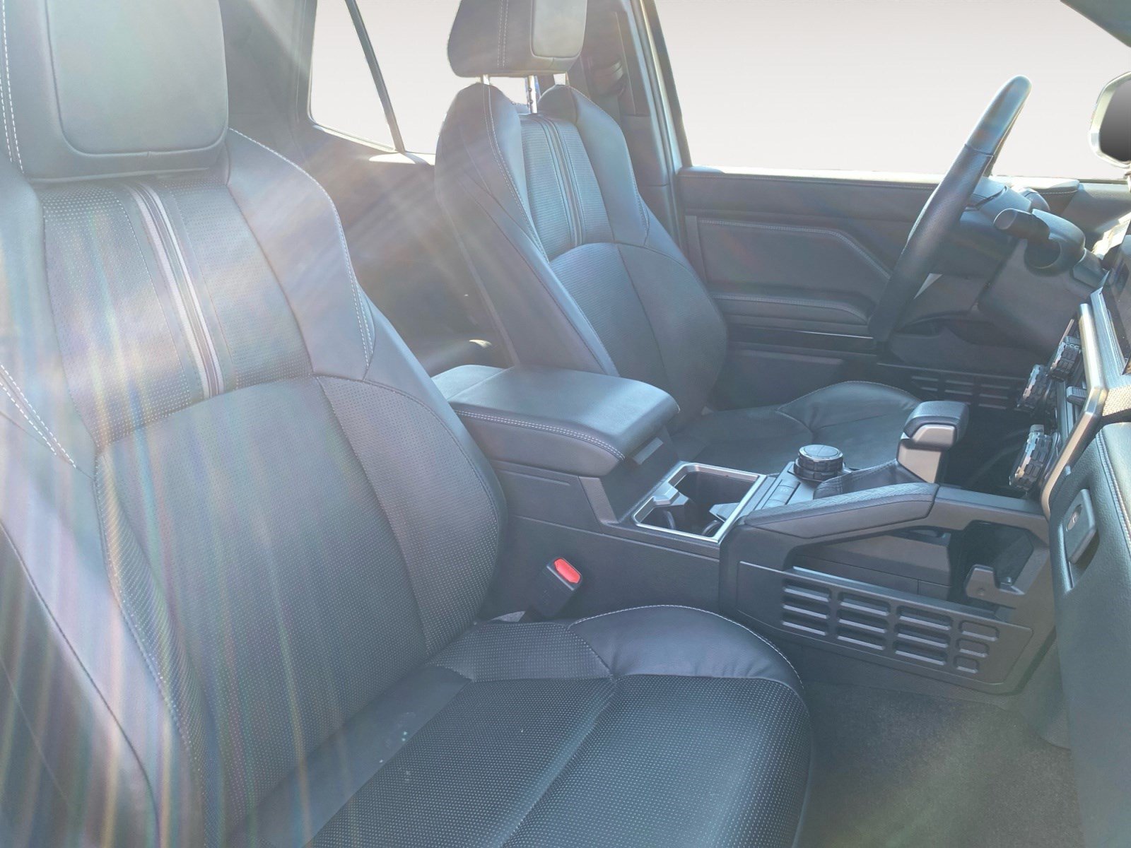 Used 2025 Toyota 4Runner Limited AWD/4WD image 17