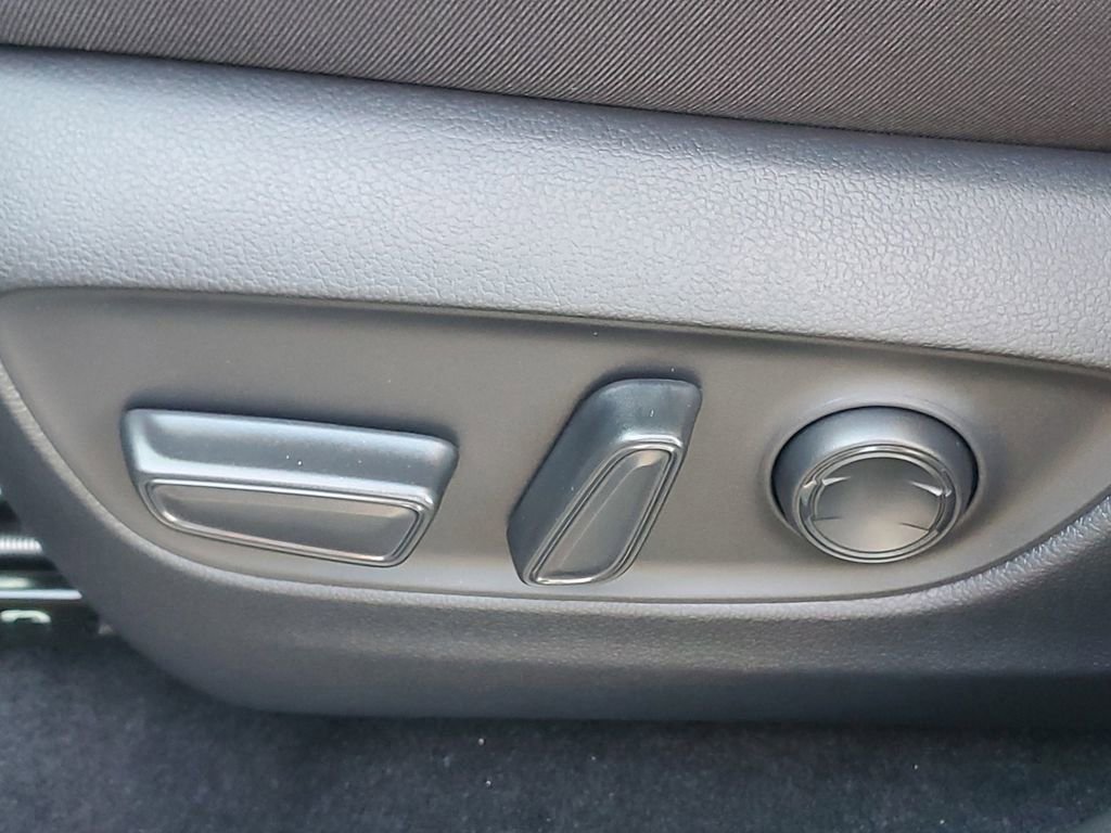 New 2025 Toyota RAV4 XLE image 27