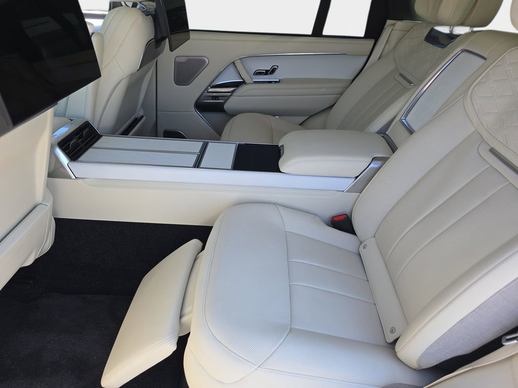 New 2025 Land Rover Range Rover SV image 14