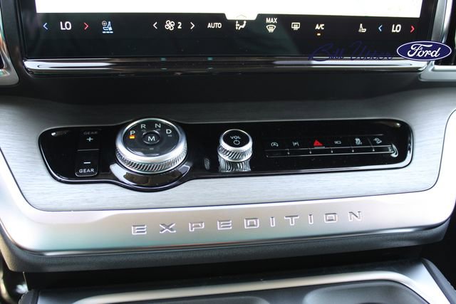 New 2025 Ford Expedition Max Platinum image 15