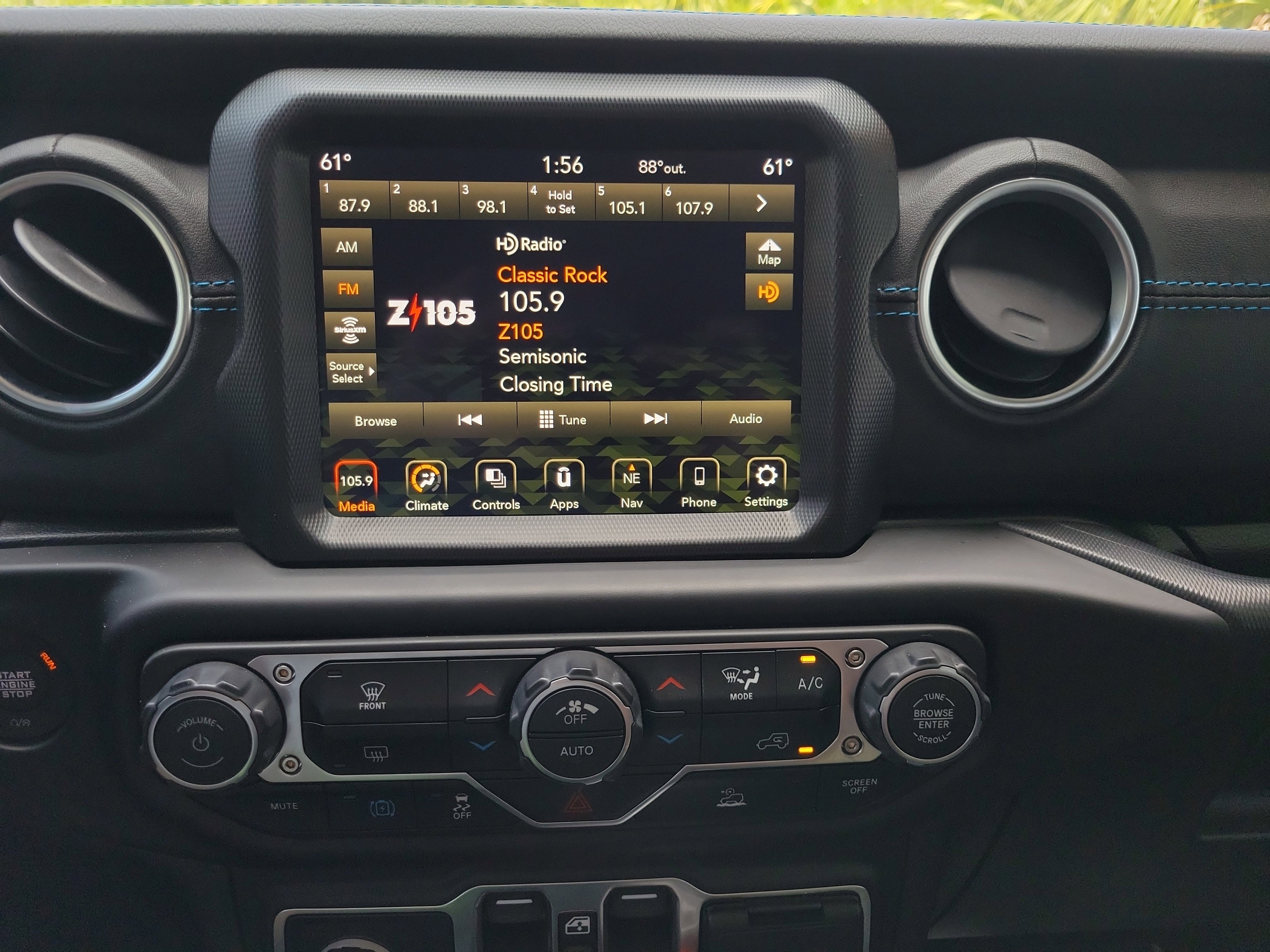 Used 2023 Jeep Wrangler Unlimited Rubicon 4xe AWD/4WD image 20