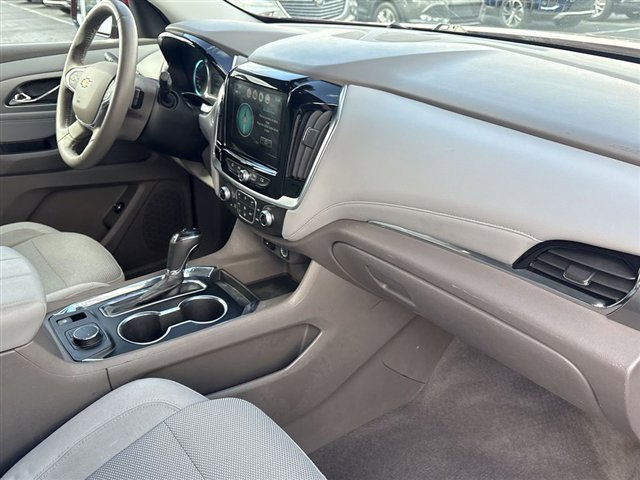 Used 2018 Chevrolet Traverse LT image 27