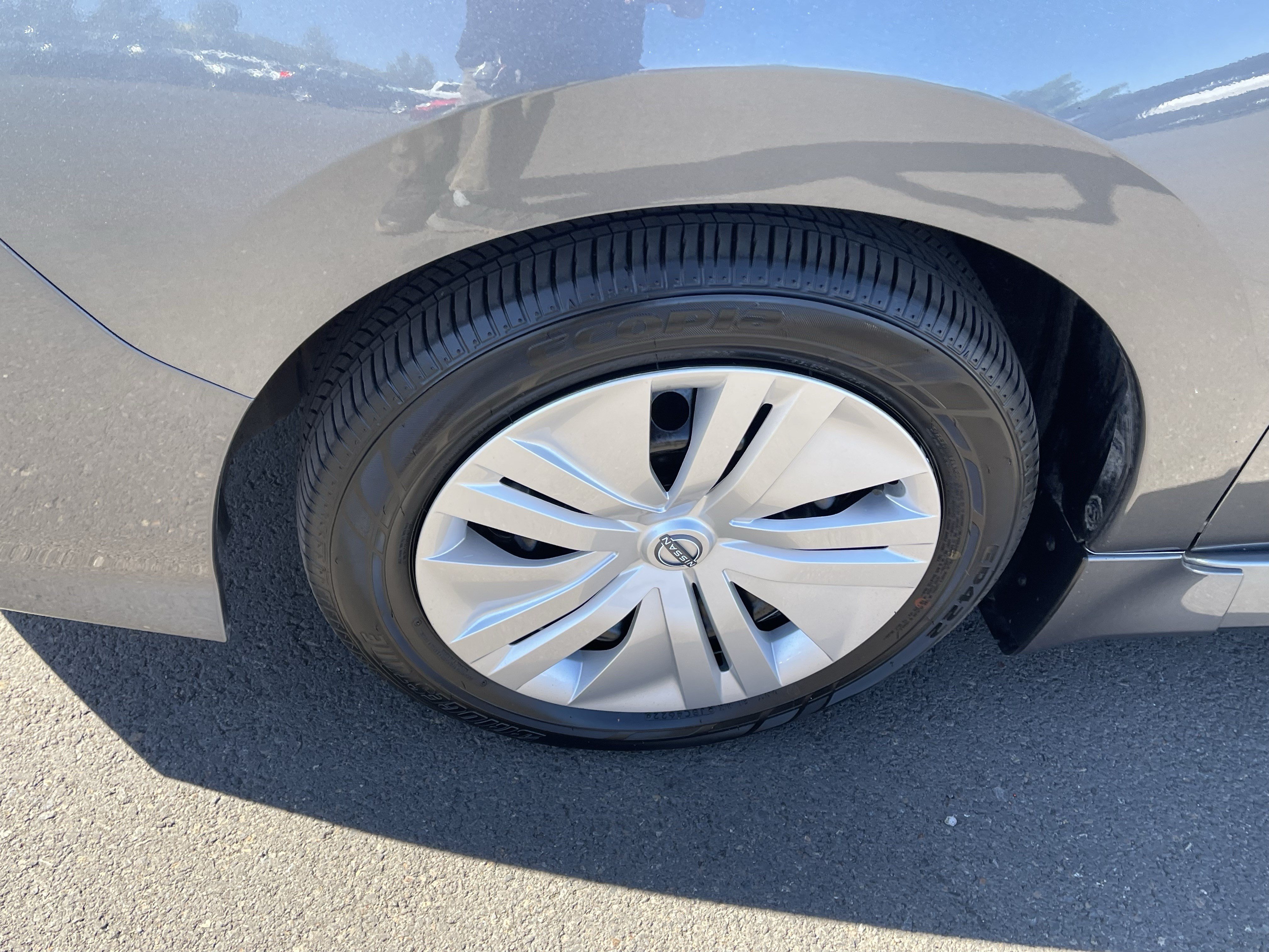 Used 2025 Nissan Leaf S FWD image 9