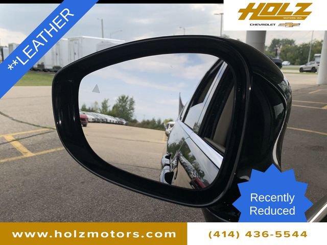 Used 2024 Chrysler Pacifica Touring-L image 8