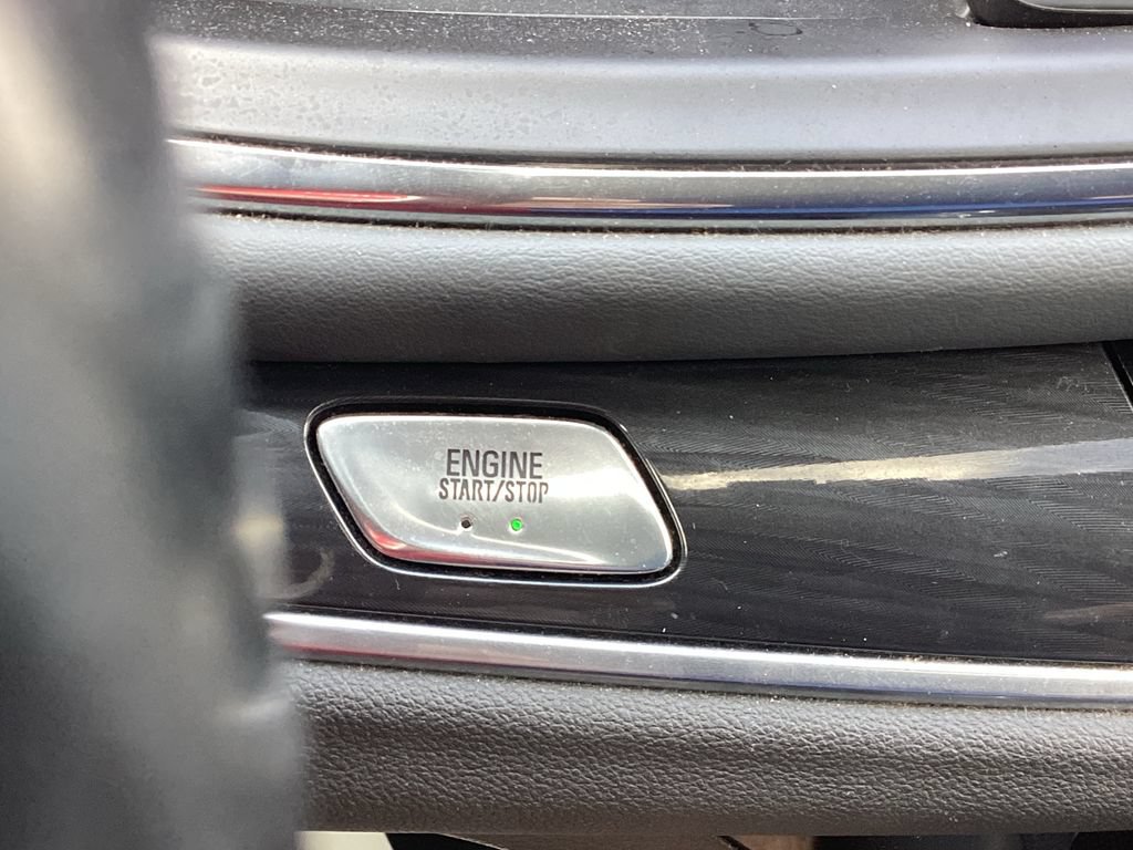 Used 2020 Buick Enclave Essence w/ Sound and Sites Package AWD/4WD image 31