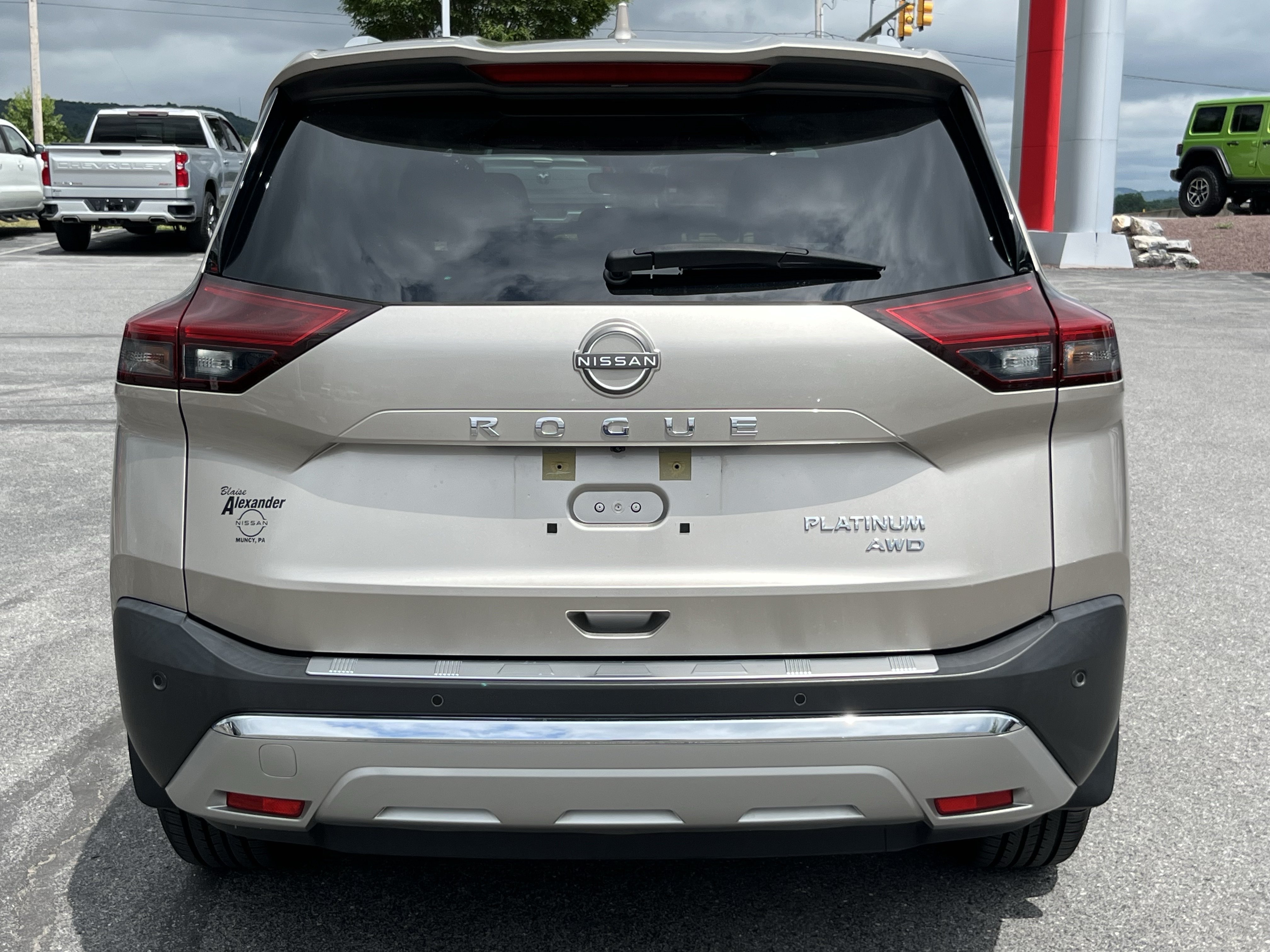 Used 2023 Nissan Rogue Platinum w/ Platinum Premium Package AWD/4WD image 6