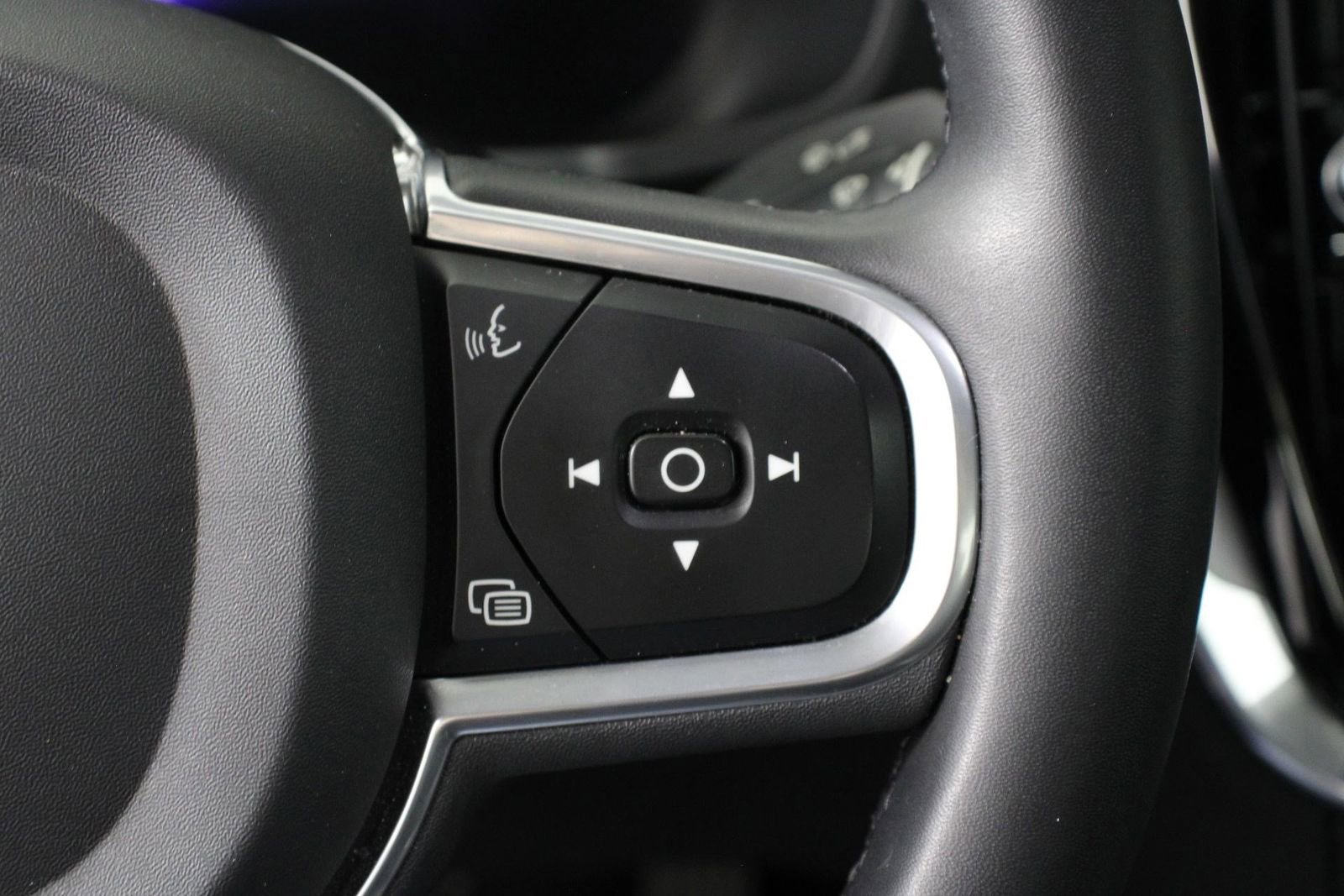 Certified 2023 Volvo S60 B5 Core w/ Climate Package image 11