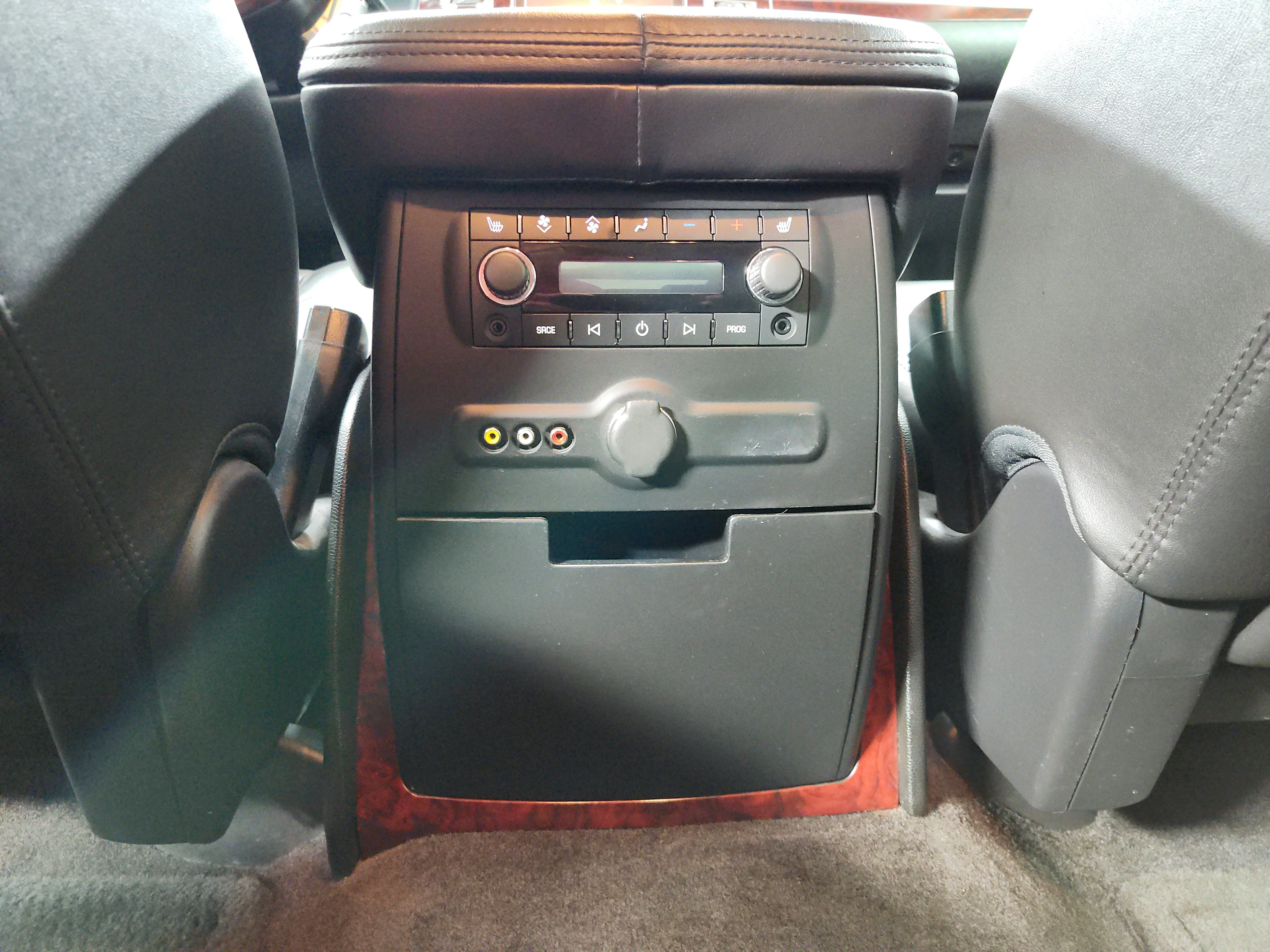 Used 2014 Cadillac Escalade Premium RWD image 37