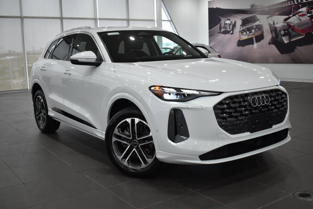 Used 2025 Audi Q5 Premium w/ Convenience Package AWD/4WD image 36