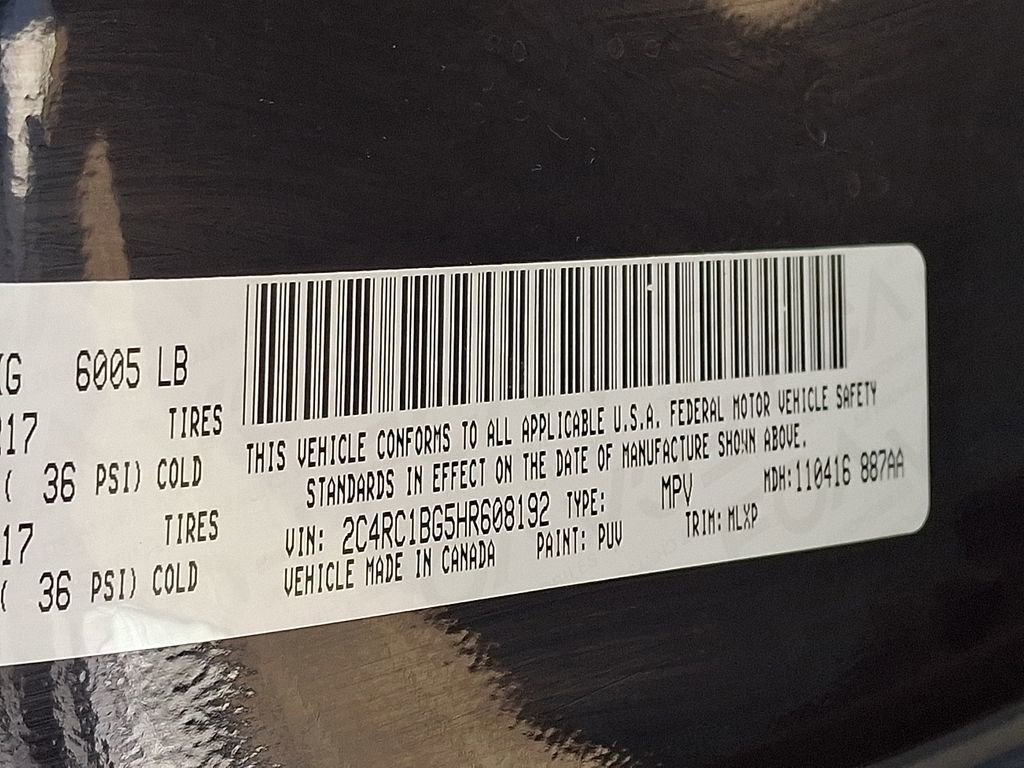 Used 2017 Chrysler Pacifica Touring-L FWD image 27