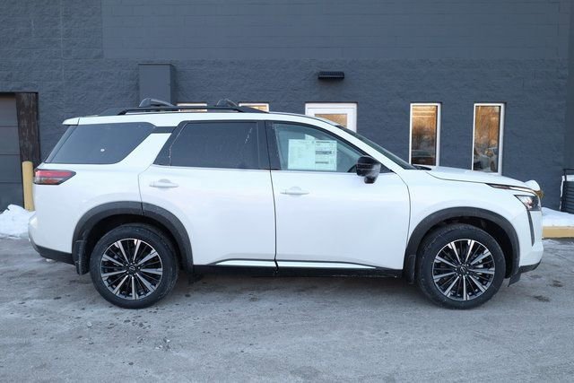 New 2026 Nissan Pathfinder Platinum w/ Cargo Package AWD/4WD image 4