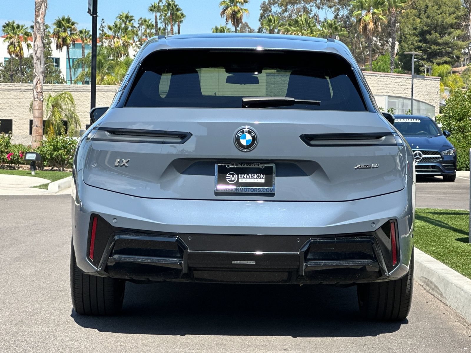 Used 2026 BMW iX xDrive60 w/ M Sport Package AWD/4WD image 4