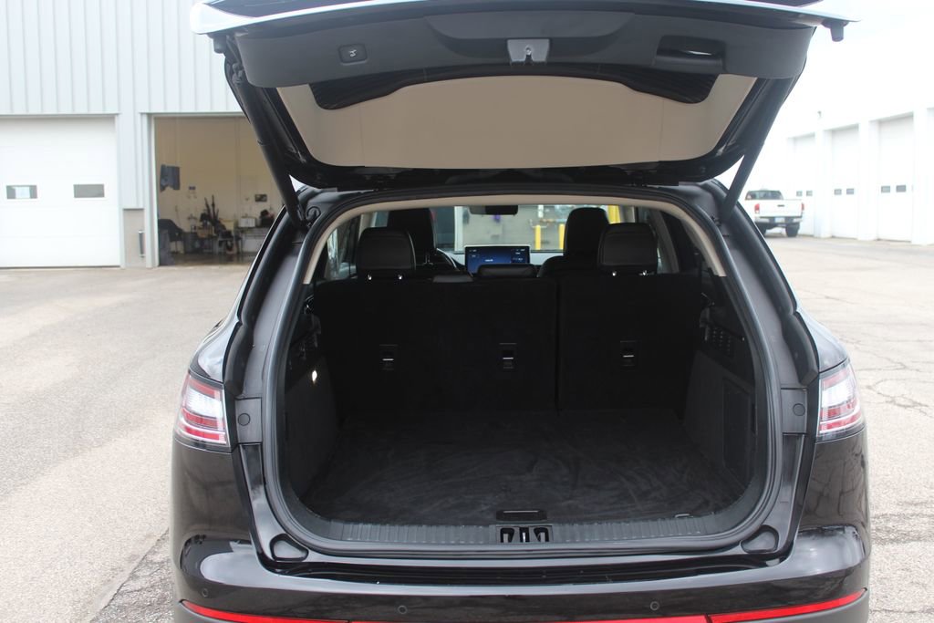 Used 2021 Lincoln Nautilus Reserve w/ Equipment Group 201A image 8