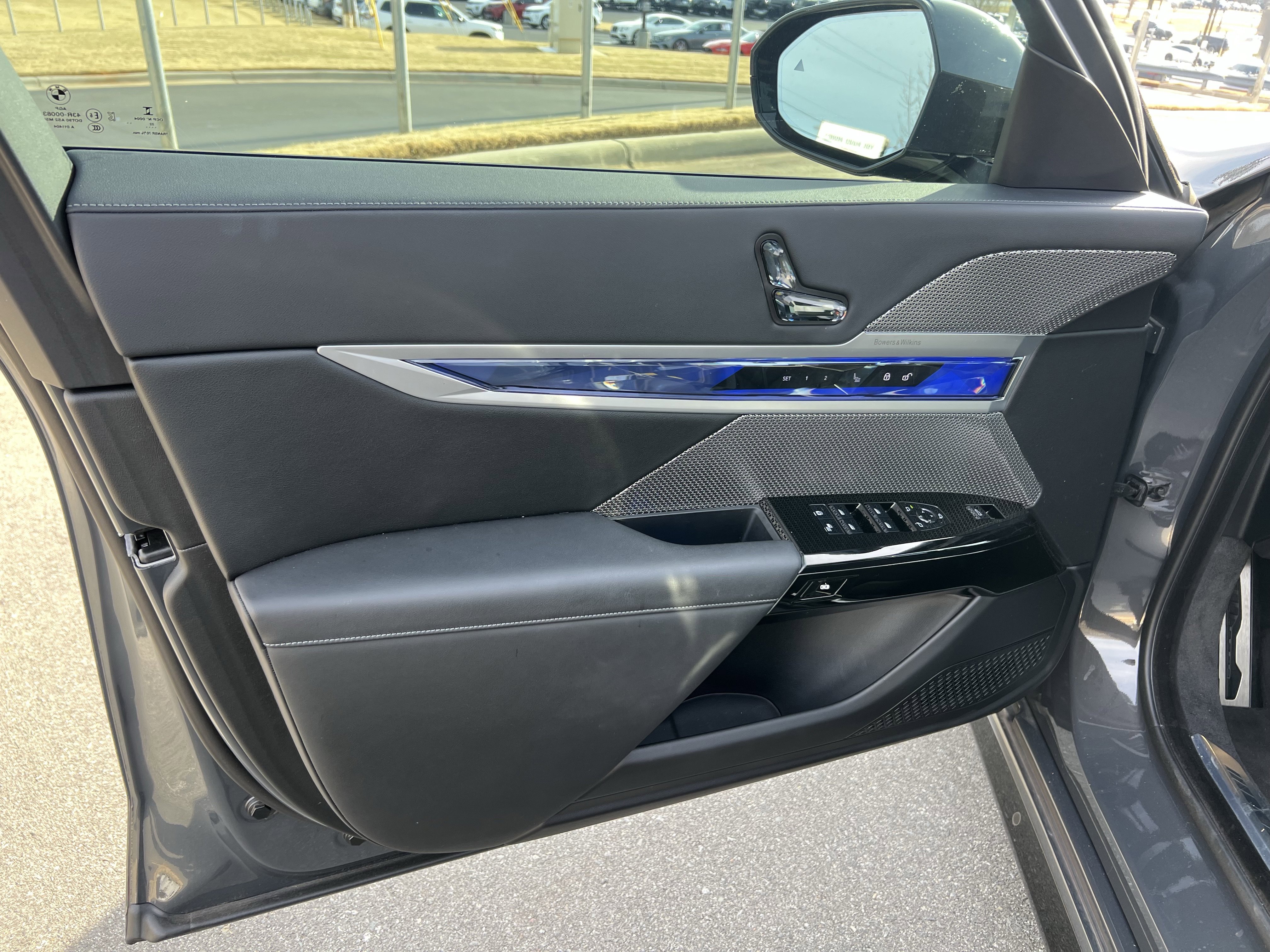 Used 2023 BMW 740i w/ Executive Package image 13