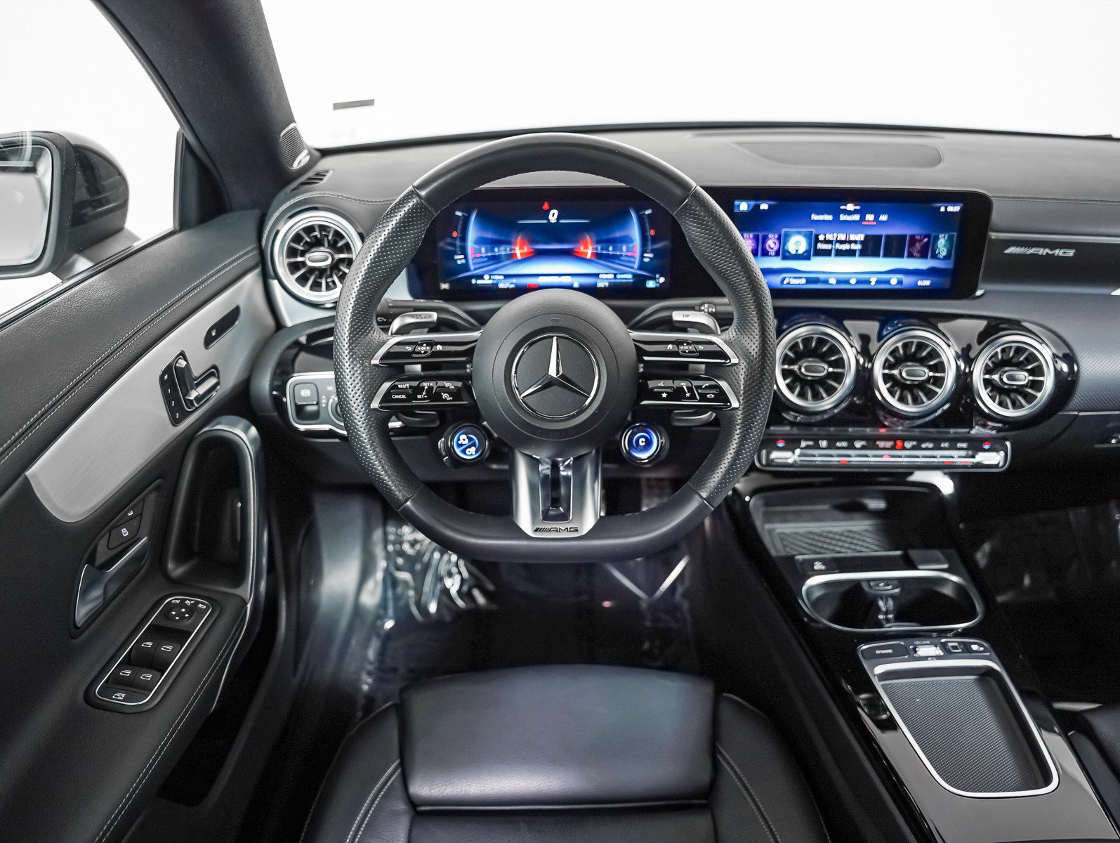 Certified 2025 Mercedes-Benz CLA 35 AMG 4MATIC image 14