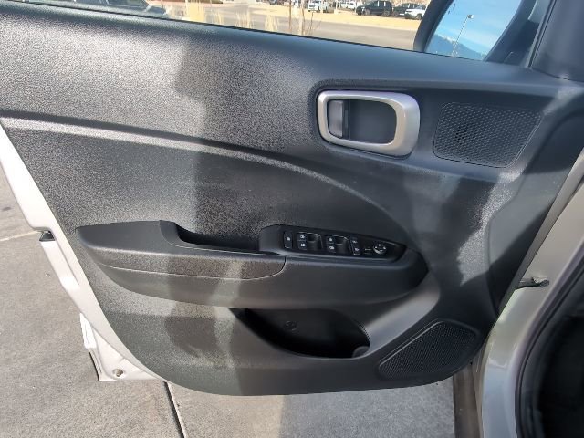 Used 2023 Hyundai Venue SEL w/ Cargo Package image 9