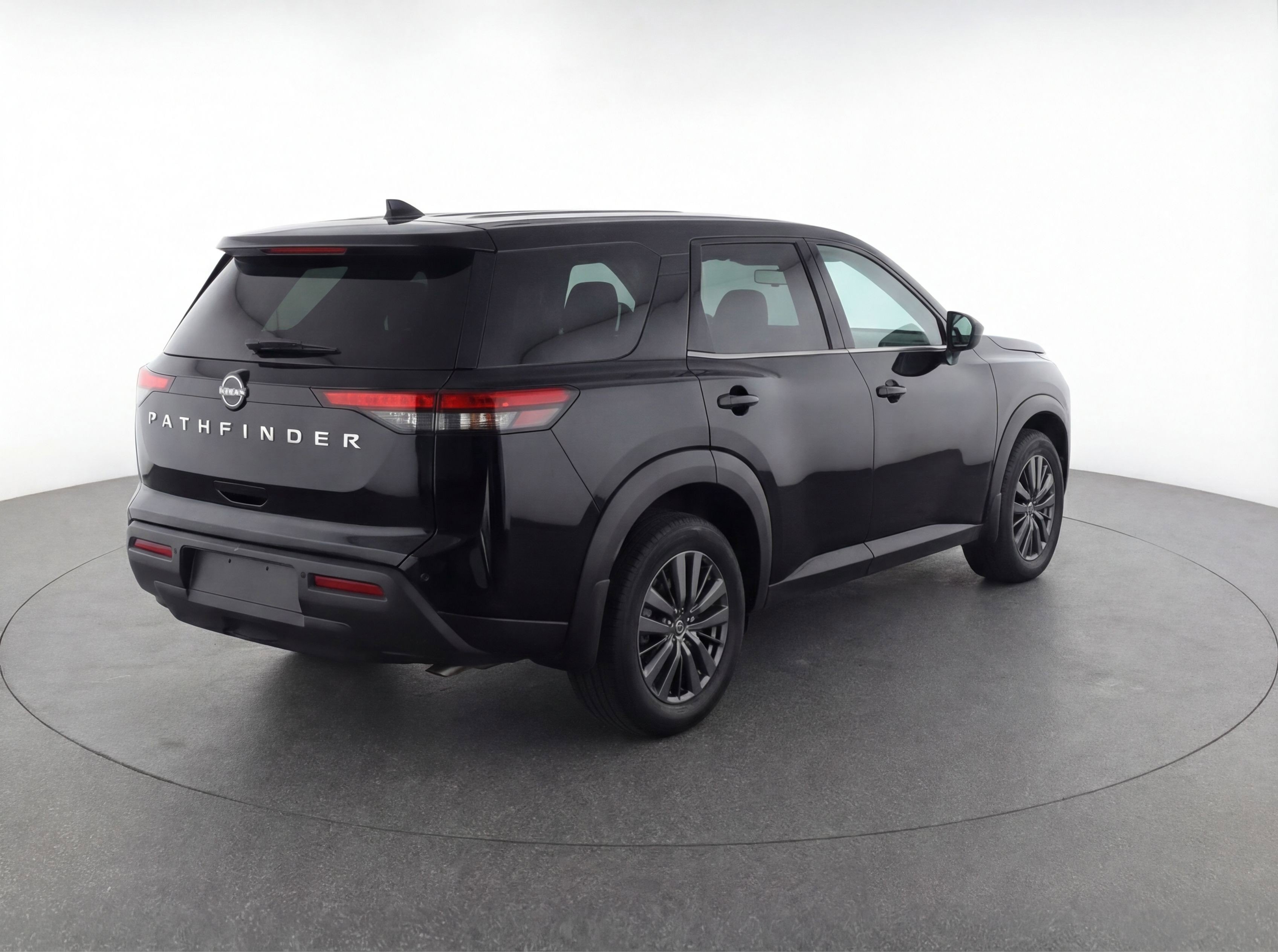 Used 2024 Nissan Pathfinder S FWD image 9