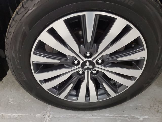 Used 2020 Mitsubishi Outlander ES AWD/4WD image 28