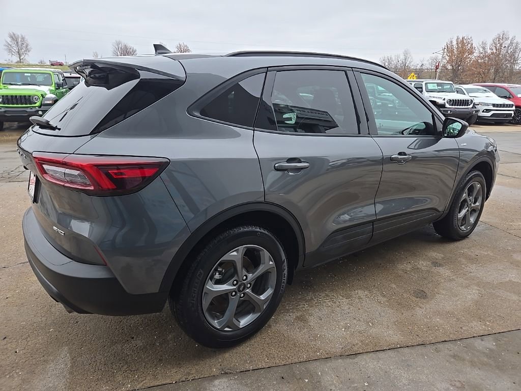 Used 2025 Ford Escape ST-Line image 11