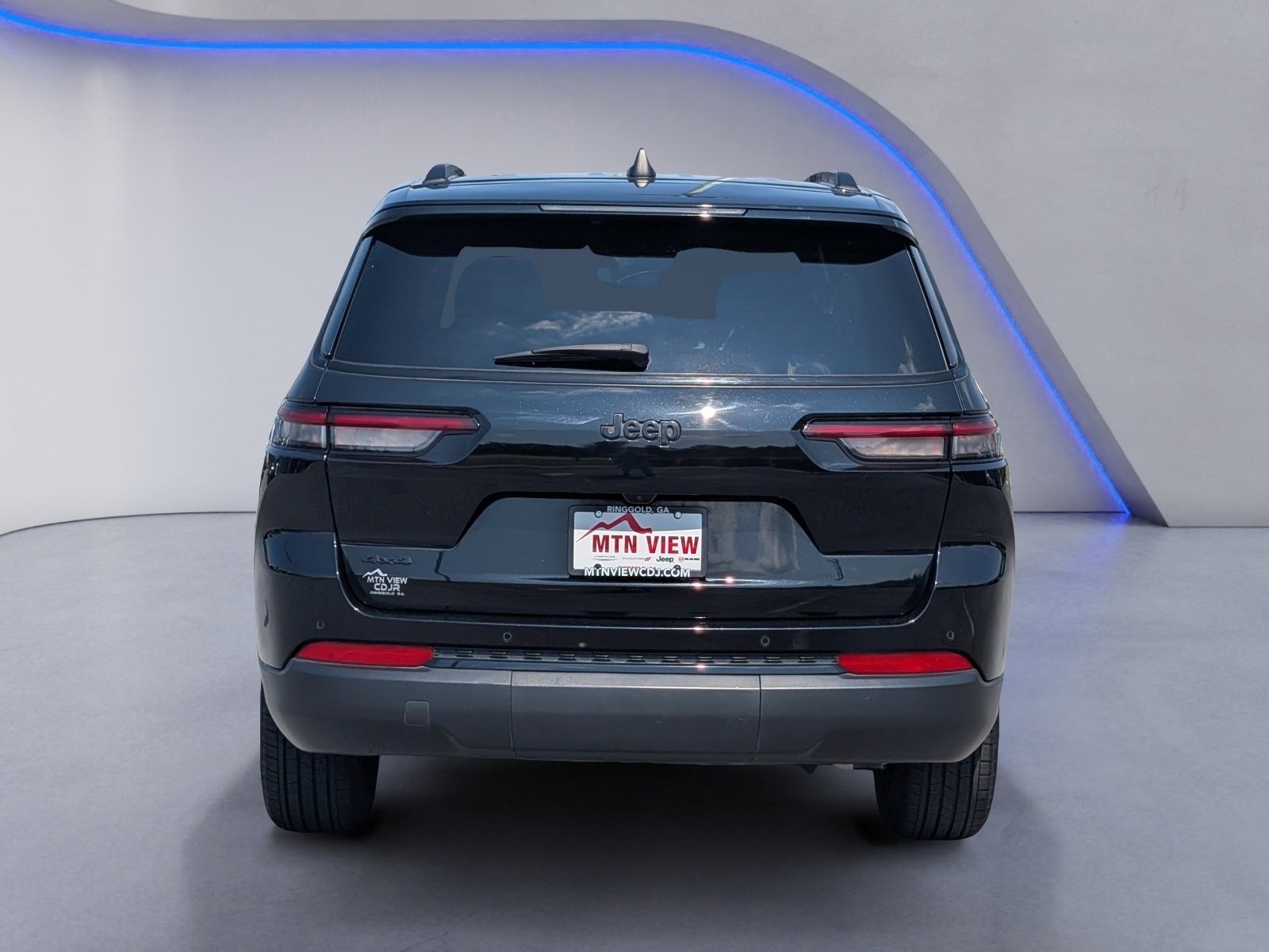 Certified 2024 Jeep Grand Cherokee L Laredo image 8